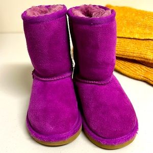 Classic Toddler girl Ugg Magenta size 7